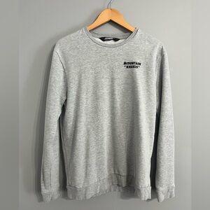 Men’s Pullover Sweater Mountain Khaki’s brand Size Medium